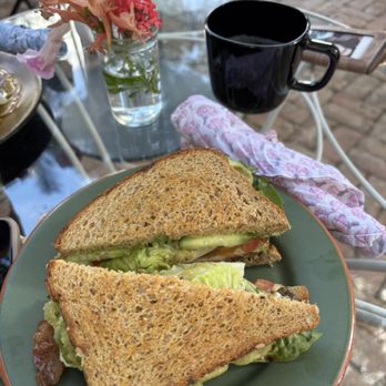 Gardenia's Bistro - BLT - Breakfast & Brunch Near Me - Tavernier, Florida