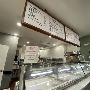 Lana’s - Inside - Ice Cream & Frozen Yogurt Near Me - Oakland, California