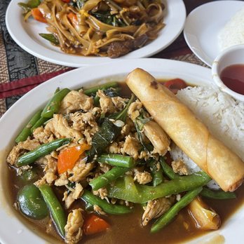 Joy's Pattaya Thai Restaurant - Pad gra L6. Pad Kapow (Stir Fried Basil) Lunch - Thai Near Me - Richfield, Minnesota