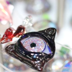 HYWAZE Smoke Shop - Glass pendants made by local glass blowers and artists from out of state!