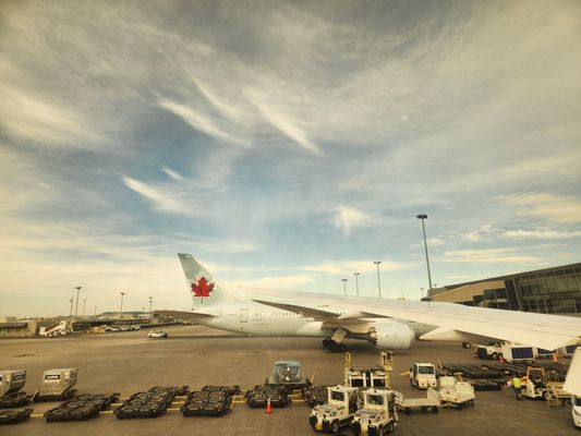 Montréal-Pierre Elliott Trudeau International Airport by null