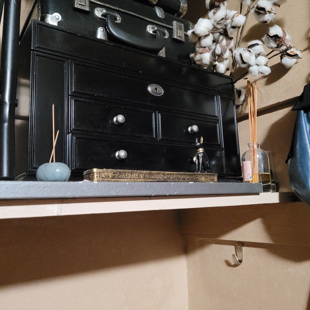 CRYSTAL HEART BOOKS Updated October 2024 31 Photos & 50 Reviews