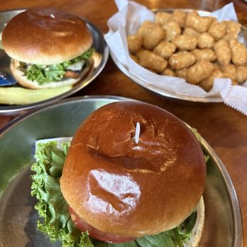 Grand Canyon Brewing + Distillery - Tots, burger, chicken sandwich. - American Near Me - Williams, Arizona Grand Canyon Brewing + Distillery - Tots, burger, chicken sandwich. - American Near Me - Williams, Arizona