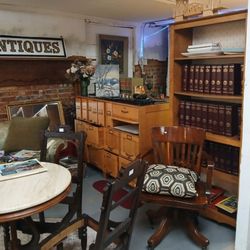Victorian Lace Antique Mall - Vintage administration items.