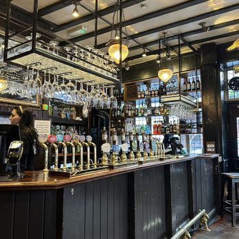 The Three Greyhounds - Pubs Near Me - London, XGL