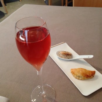 Le Beauvoir - House cocktail and amuse bouches (beef and cumin empanada and mackerel rillettes) - French Near Me - Bourges, 18 Le Beauvoir - House cocktail and amuse bouches (beef and cumin empanada and mackerel rillettes) - French Near Me - Bourges, 18