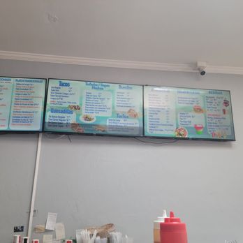 La Pinata Mexicatesen - Latin American Near Me - San Mateo, California