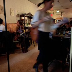 Bathurst Local - Nice romantic ambiance.