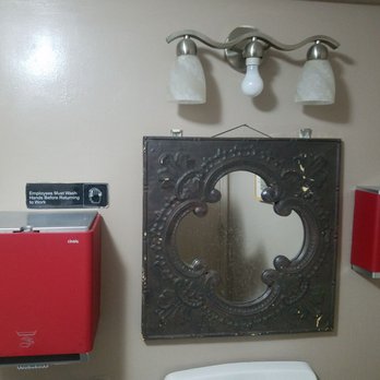 La Cocina - Very clean bathroom - Latin American Near Me - Newark, New Jersey
