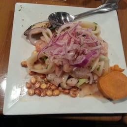 Ceviche mixto.