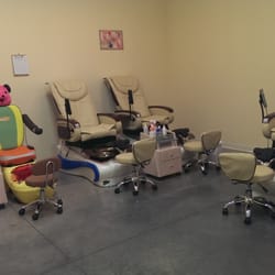 Sophia Nail & Spa - Private room for Bridal Shower, Birthday Party, Girls Get-Together, Anniversary Party, Special Occasion, Corporate Events....