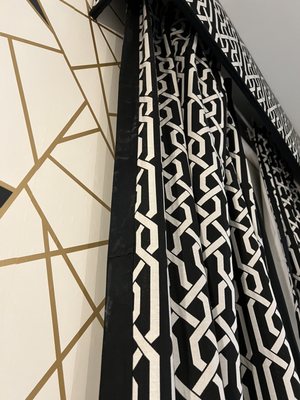 The Crescent Hotel Beverly Hills, Sonder by null