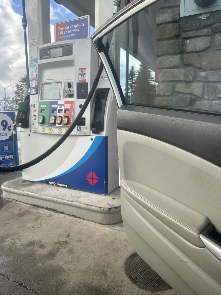 ARCO Updated May 2024 3140 Elkhorn Blvd, North Highlands