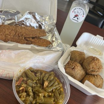 Love’s Cajun Cuisine - Green beans - Seafood Near Me - Houston, Texas