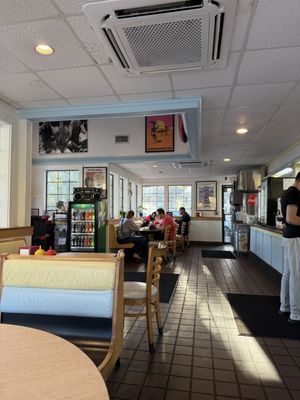 Frosty’s Griddle and Shake by null