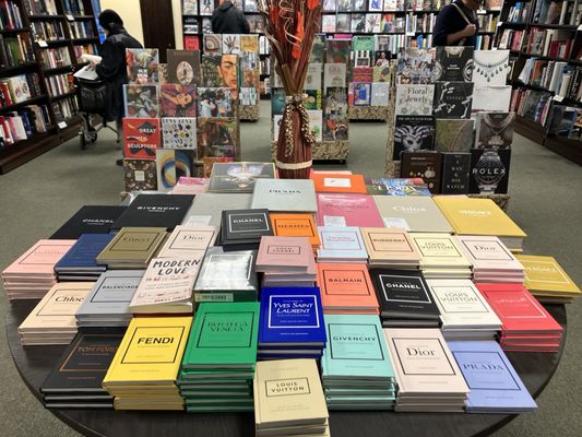 Barnes & Noble by null