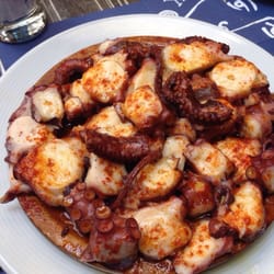 María Castaña - Pulpo a feira, il piatto tipico galiziano per eccellenza