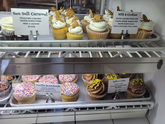 James & the Giant Cupcake by null