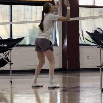 The Lab Volleyball Training - Coach Caitlin demonstrating blocking - Sports Clubs Near Me The Lab Volleyball Training - Coach Caitlin demonstrating blocking - Sports Clubs Near Me