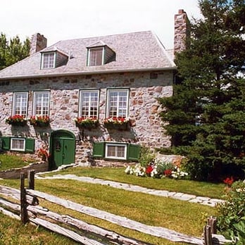 Île d'Orléans - A typical stone house that you would see on the island. - Landmarks & Historical Buildings Near Me Île d'Orléans - A typical stone house that you would see on the island. - Landmarks & Historical Buildings Near Me