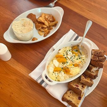 Mattie's - Brie Fondue, Sour Cream and Onion Dip - American Near Me - Austin, Texas