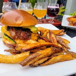 California Burger w/ Fries California Burger w/ Fries