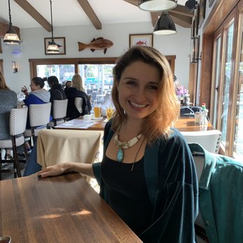 Bluewater Avalon - My champagne buddy. :) - Seafood Near Me - Avalon, California
