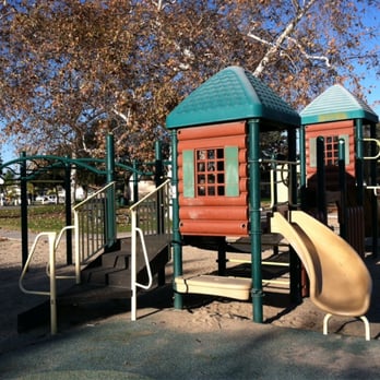 Cedar Glen Park - Parks Near Me - Cypress, California