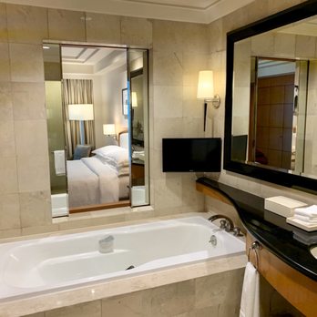 Sheraton Manila Bay - Bathroom - Hotels Near Me - Manila, NCR