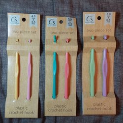 Dollar Tree - Plastic crochet hooks.Sizes 4.0/G/6, 4.5/7, 5.0/H/8, 5.5/I/9, 6.0/J/10, and 6.5/K/10.5