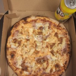 Pizza Butler - Pizza Hawaii mit gratis Fanta.