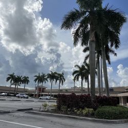 Palm Lakes Plaza