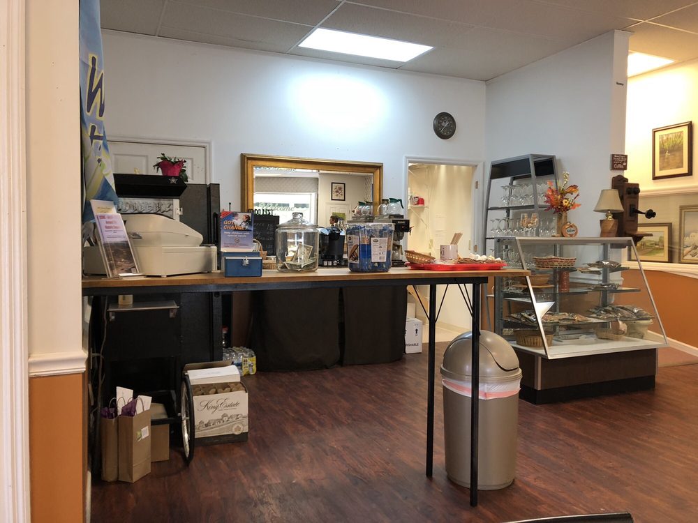 CORNER COFFEE & WINE SHOP Updated August 2024 66 Church St