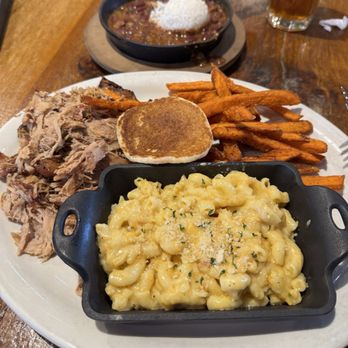 Puckett's Restaurant - Pulled pork, sweet potato fries, mac-n-cheese, red beans and rice. - Barbeque Near Me - Columbia, Tennessee