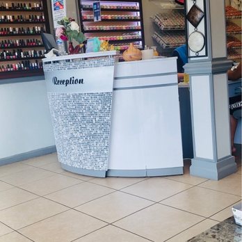 Top Nails - Front lobby - Nail Salons Near Me - Clarksville, Tennessee