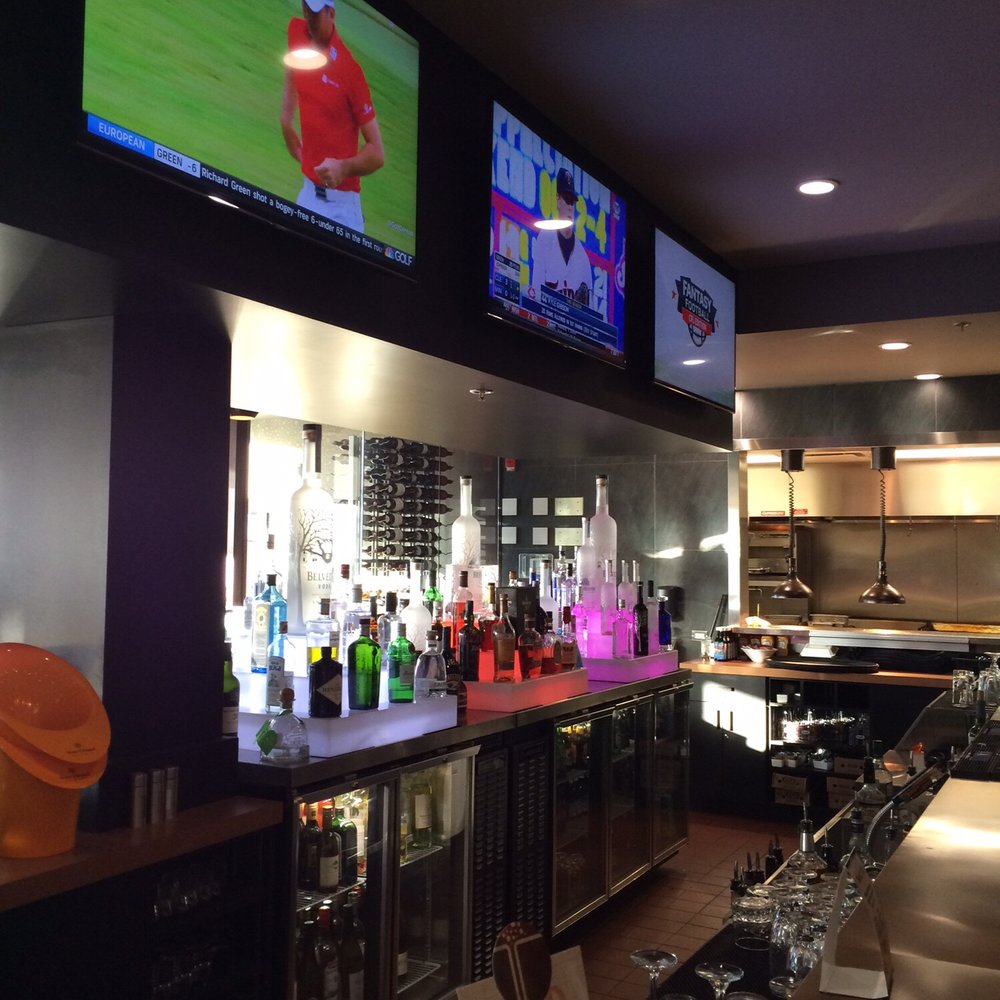 Hotel Clique - Bar - Hotels Near Me - Calgary, Alberta Hotel Clique - Bar - Hotels Near Me - Calgary, Alberta