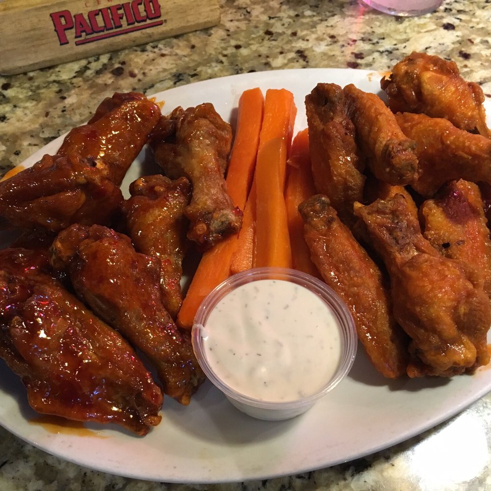 AWSOM - First batch of wings tasted like cardboard... Chewy no crisp and dry/stringy on the inside - Chicken Wings Near Me - Paramount, California