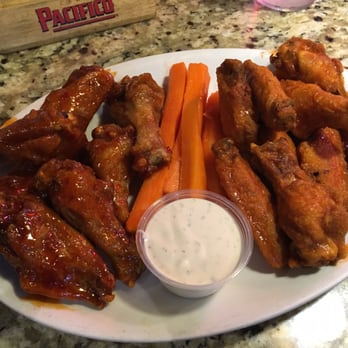 AWSOM - First batch of wings tasted like cardboard... Chewy no crisp and dry/stringy on the inside - Chicken Wings Near Me - Paramount, California