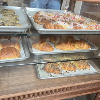 L'Appartement 4F - Bakeries Near Me - Brooklyn, New York L'Appartement 4F - Bakeries Near Me - Brooklyn, New York