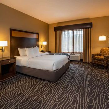 La Quinta by Wyndham Eugene - Guest room - Hotels Near Me - Eugene, Oregon