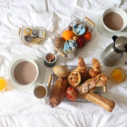 Le Gourguillon - Le petit dej' très copieux, de bonne qualité et aux prix tout doux de 9 euros / personne. Je recommande !