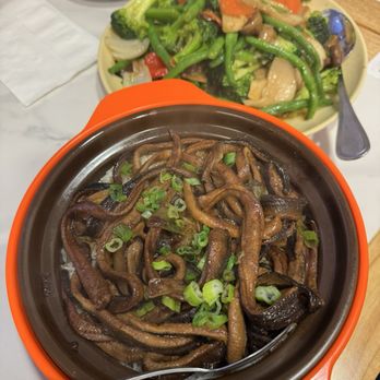 Taishan Cuisine - Eel clay pot rice, vegetable stir fry - Chinese Near Me - San Francisco, California Taishan Cuisine - Eel clay pot rice, vegetable stir fry - Chinese Near Me - San Francisco, California