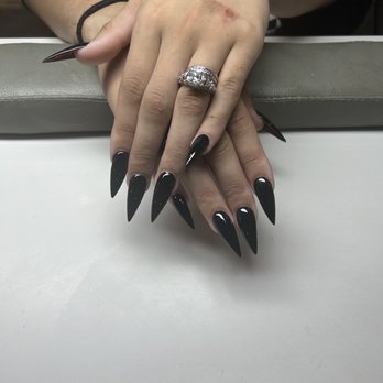 Le Petit Nails Salon - Nail Salons Near Me - Shorewood, Illinois