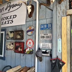 Slicen Dyson Smoked Meats - Decor in the smoke room