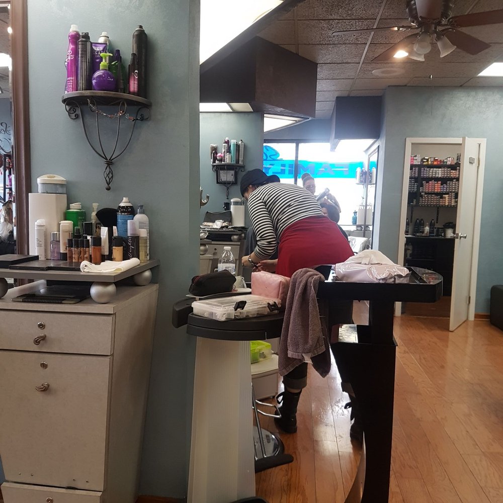 Scissor Hands Salon - Inside the salon - Hair Salons Near Me - Oak Lawn, Illinois