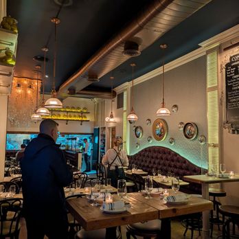 Blue Seafood Bar - Seafood Near Me - New York, New York