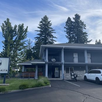 Inn at Mount Shasta - Hotels Near Me - Mount Shasta, California