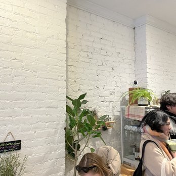 Le Phin - interior left of register - Coffee & Tea Near Me - New York, New York