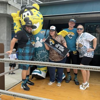 EverBank Stadium - Lots of pregame activities for fans - Stadiums & Arenas Near Me - Jacksonville, Florida EverBank Stadium - Lots of pregame activities for fans - Stadiums & Arenas Near Me - Jacksonville, Florida