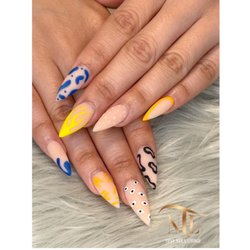 Tipsy Nails Lounge